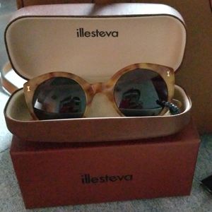 illesteva sunglasses Palm Beach's